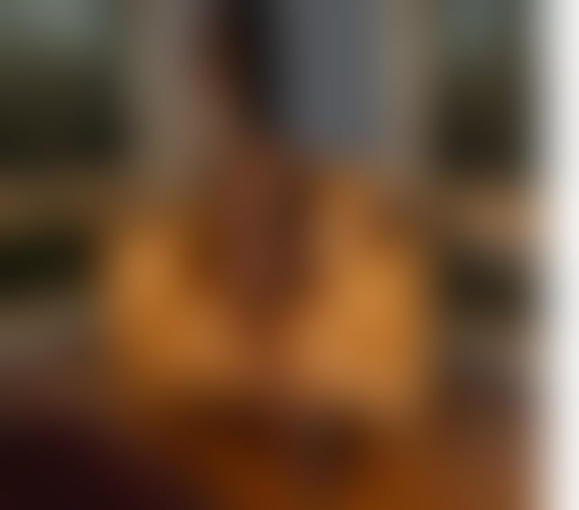 Black British Ebony small waist big bumper hot 🔥 party