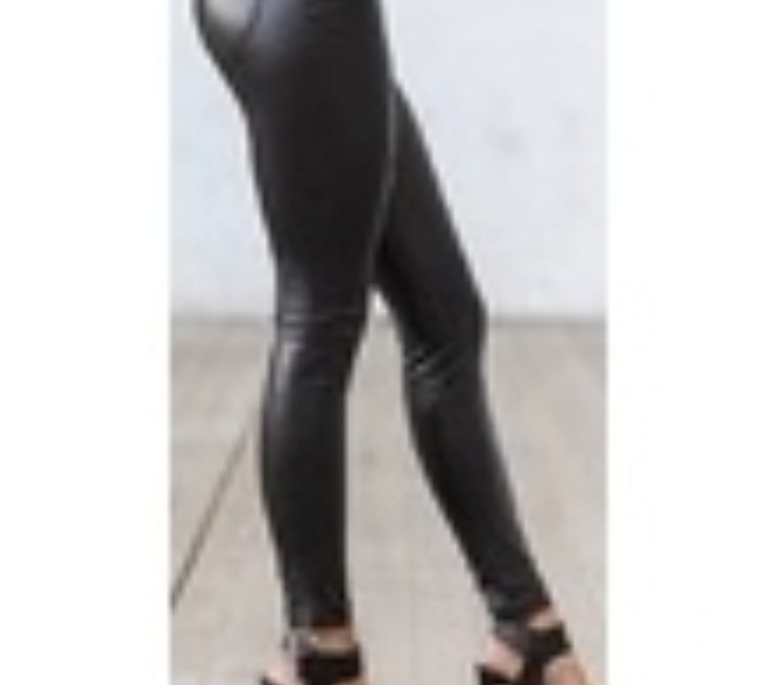 Trans Escorts Surrey Woking - Photos for Lucy Mature TV - Massage & Fun