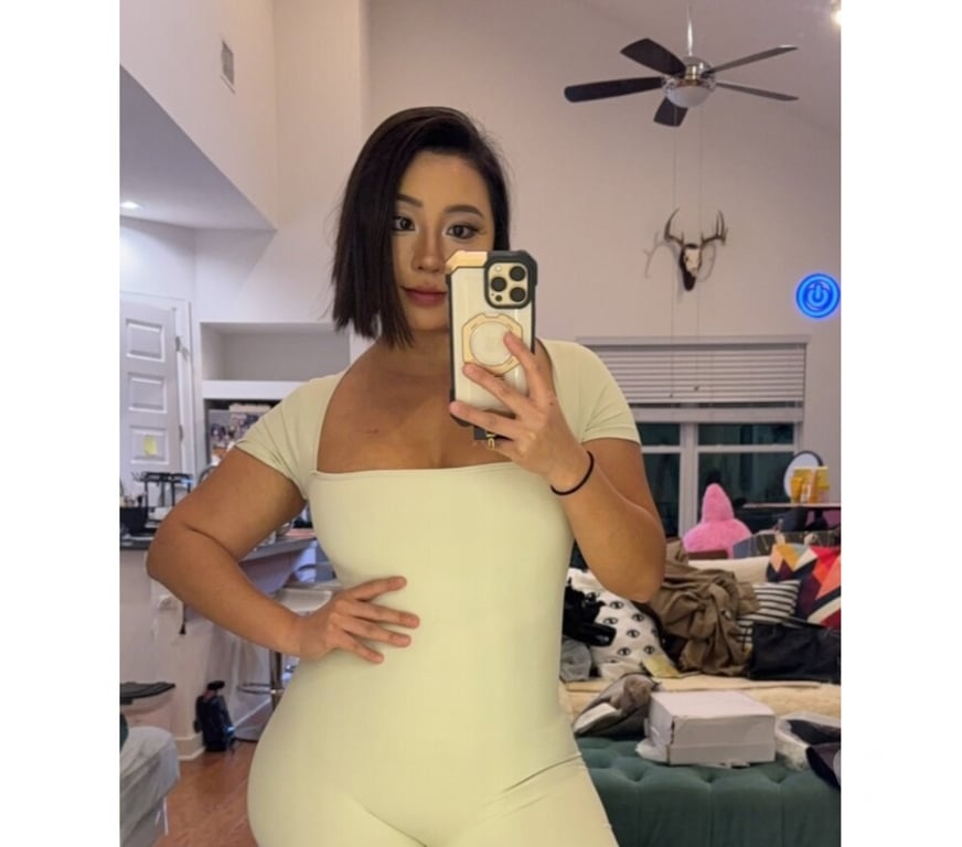 Escorts Buckinghamshire High Wycombe - Buckinghamshire - Photos for NOEMI, curvy body from Malaysian 🇲🇾 👁️🫦👁️