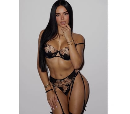 Photos for Mirella- Big ass🔥kiss 💋owo🍆