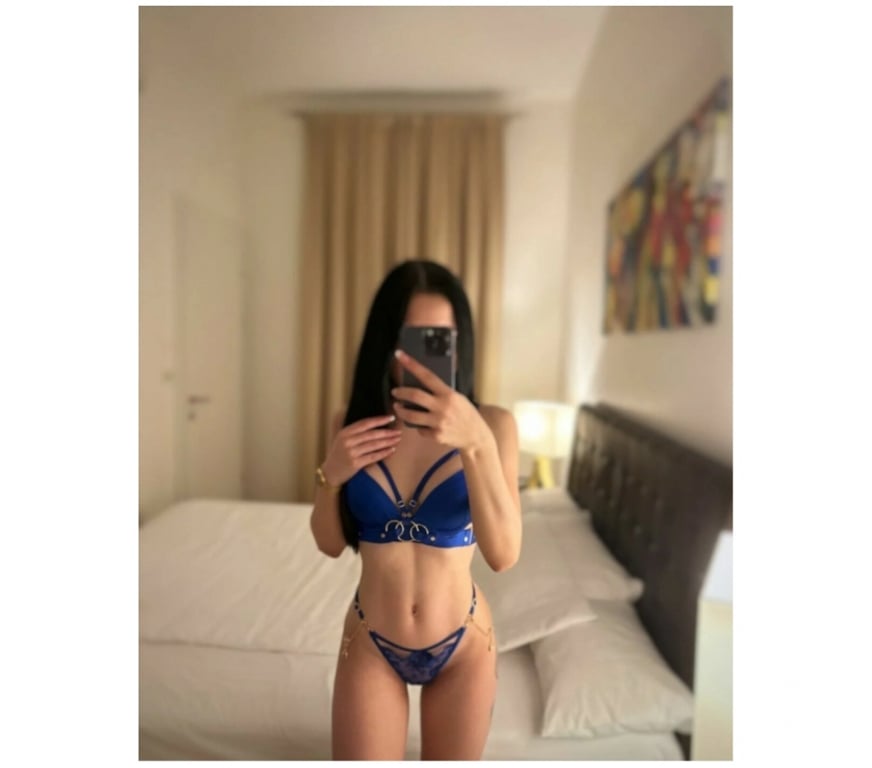 Escorts Greater Manchester Salford - Photos for Hi guys I’m , new in town and ready for you😍