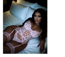 Hi xx I’m Anelis your Christmas gift