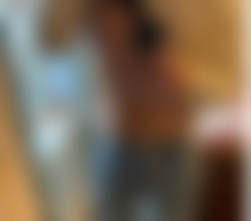 Couples Escorts Grantham South Kesteven - Photos for Massage for both men and women message now!!!