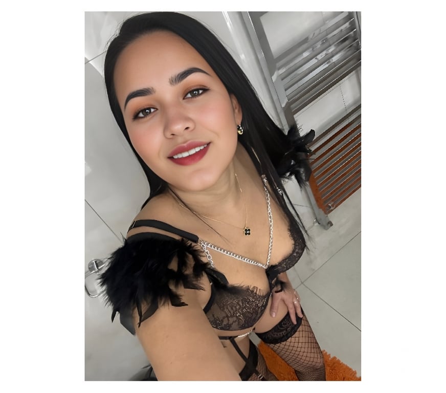 Escorts East London Barking Station - East London - Photos for MAYA BRAZILIAN PARTY GIRL