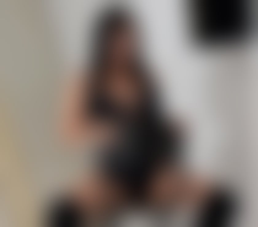 Escorts Oxfordshire Oxford - Photos for Valentina | Classy & Flirty Latina 💃💖