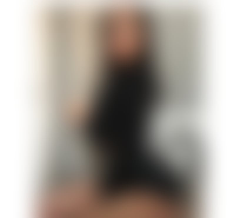 Elegant brunette Companion-Warm charming and sophisticated