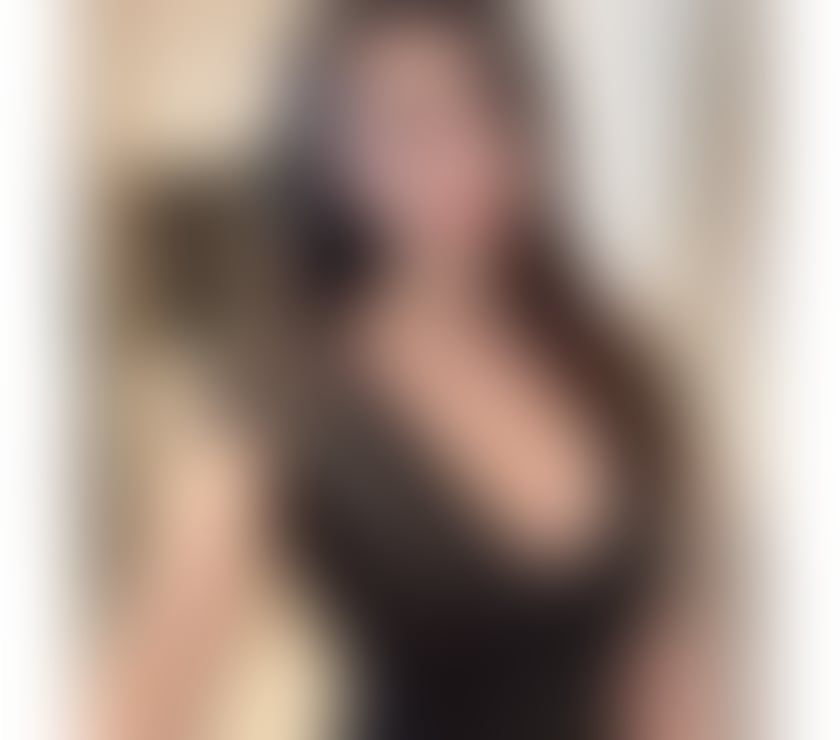 Stunning Asian Escort is Available For You 07752267770