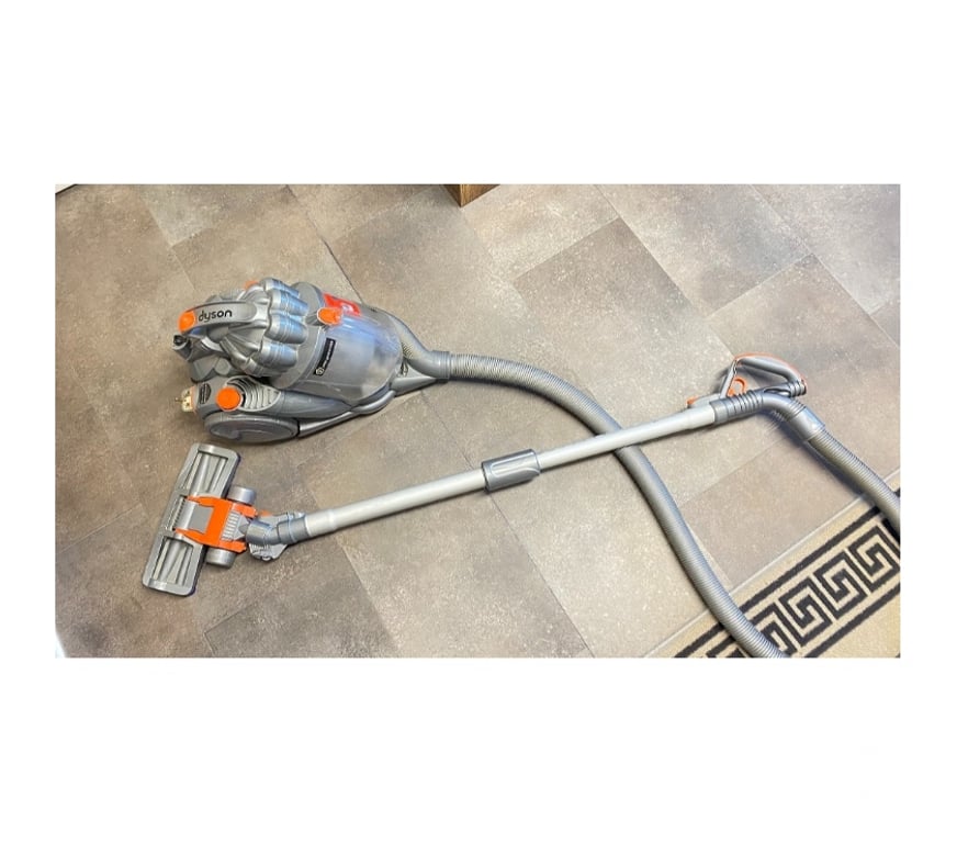 household goods East London Bow Road Station - East London - Photos for Dyson DC19T2 Multi Floor Vacuum Cleaner - Grey, Used but i