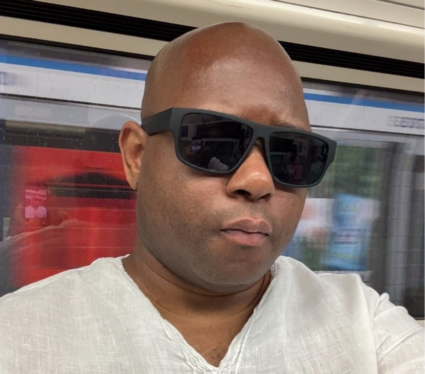 Escorts South West London Battersea - South West London - Photos for Gentleman available for ladies only …………..