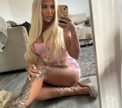 Escorts and Massages Backford Cheshire West and Chester - Photos for Extremely 😘 hot blonde Outcalls video Show Guys !