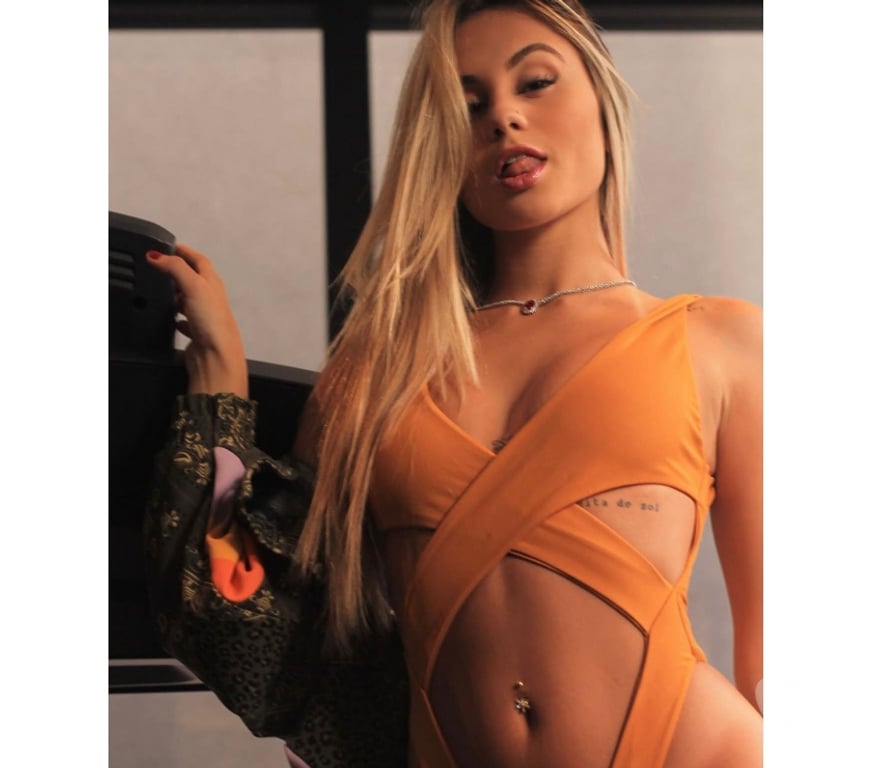 Escorts West London Acton - West London - Photos for ✨BLONDE BABE VIP💖JUICY BODY💫PARTY TIME