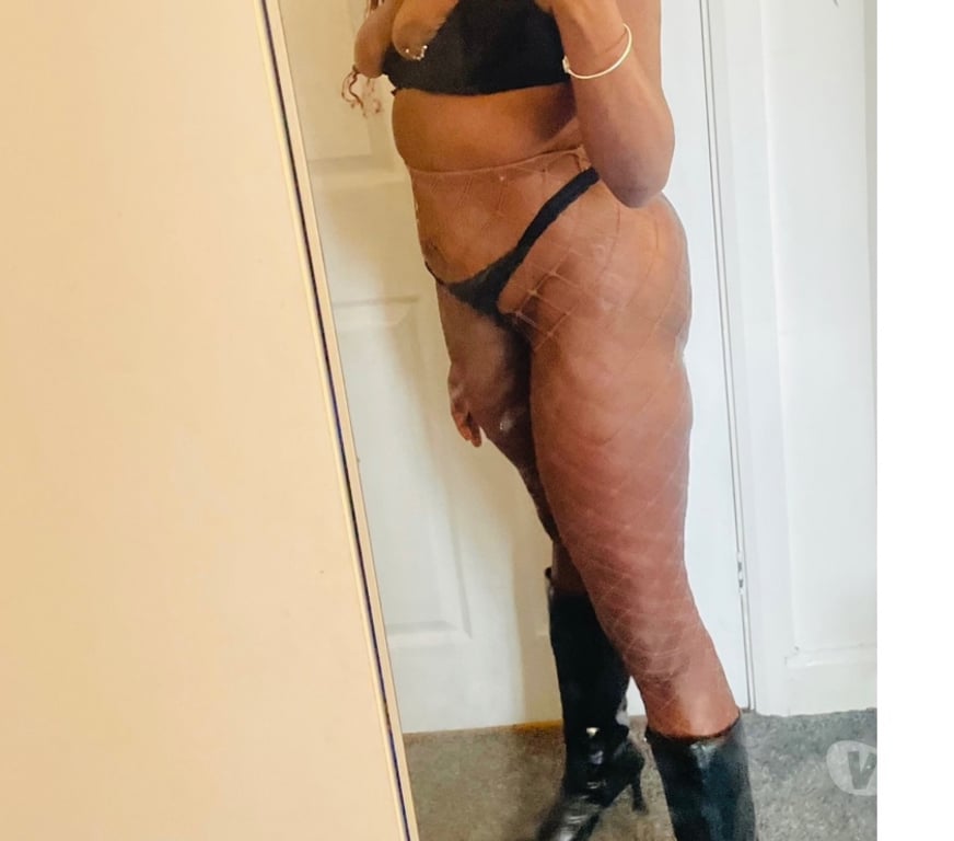 Escorts Greater Manchester Manchester - Photos for Naughty big booty queen