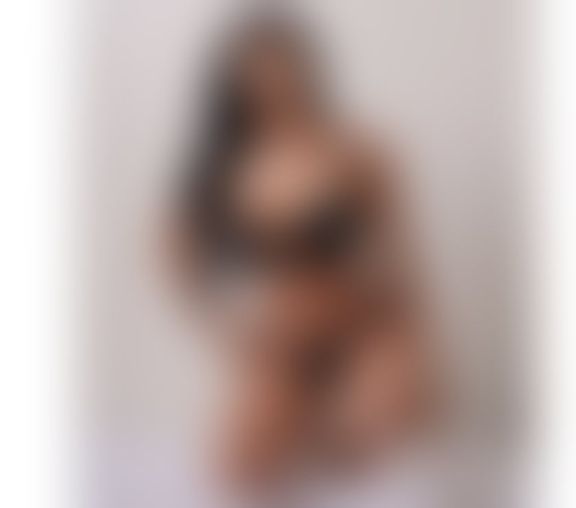 Julhy NEW IN TOWN ❤️‍🔥💯 FESTIVE GIRL