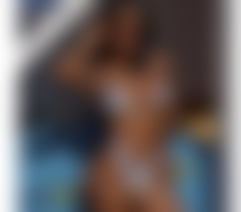 Escorts Oxfordshire Oxford - Photos for Sofia brunette brazilian party girl