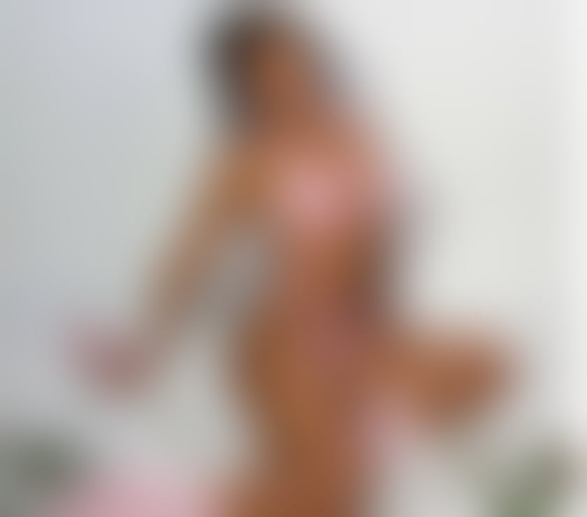 Escorts Oxfordshire Oxford - Photos for Sofia brunette brazilian party girl