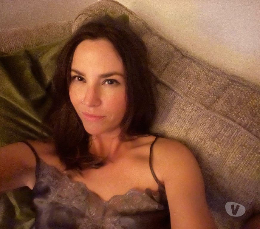 Escorts Hampshire Eastleigh - Photos for Posh Totty Milf here to service and be your sexual coach