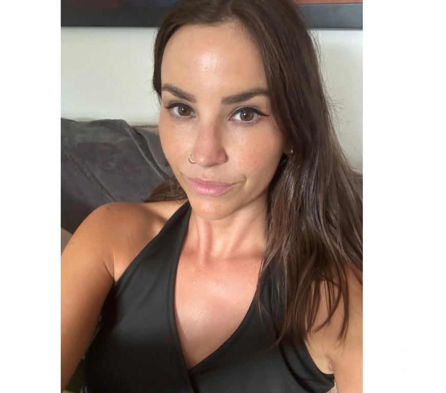 Escorts Hampshire Eastleigh - Photos for Posh Totty Milf