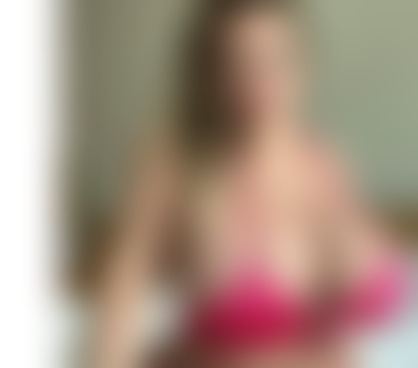  Escorts Seven Kings Station Redbridge - Photos for Lora now here very nice only party 🎉🎉