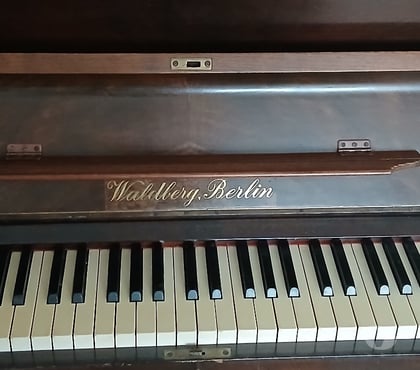 Free Stuff - Swap Standish Wigan - Photos for Waldberg Berlin Piano FREE
