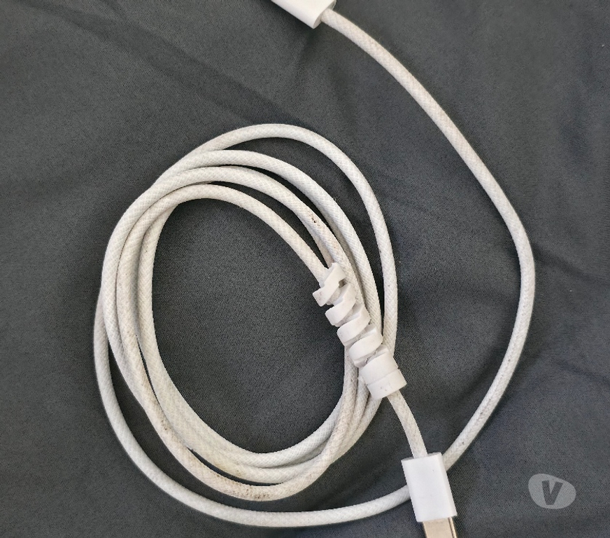 Mobile Phones Essex Chelmsford - Photos for iPhone 15 pro with Airpods pro 2 and accessiories