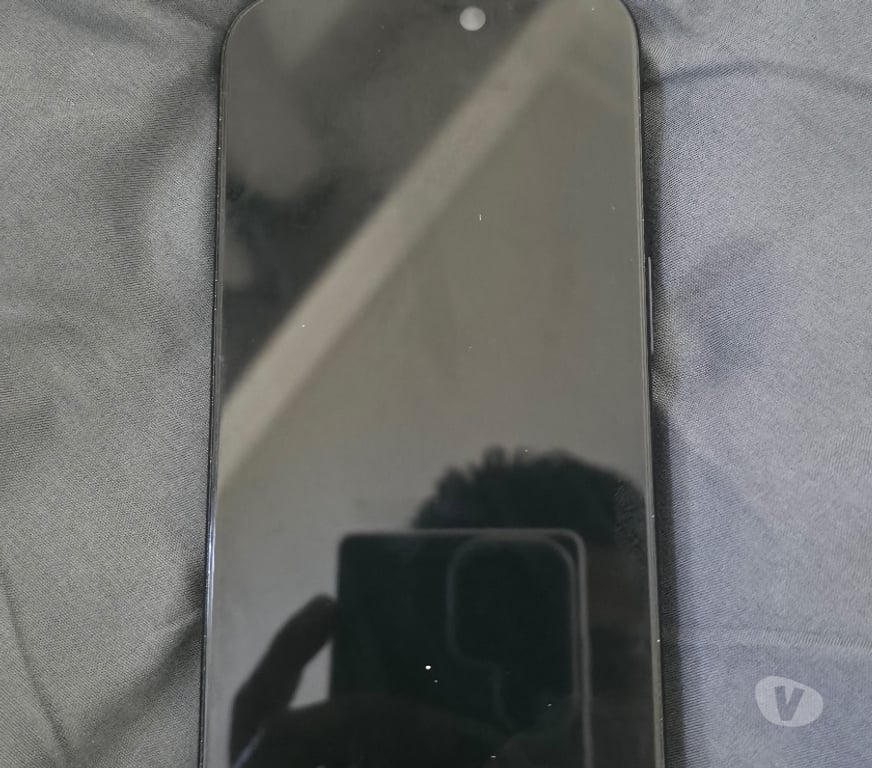 Mobile Phones Essex Chelmsford - Photos for iPhone 15 pro with Airpods pro 2 and accessiories