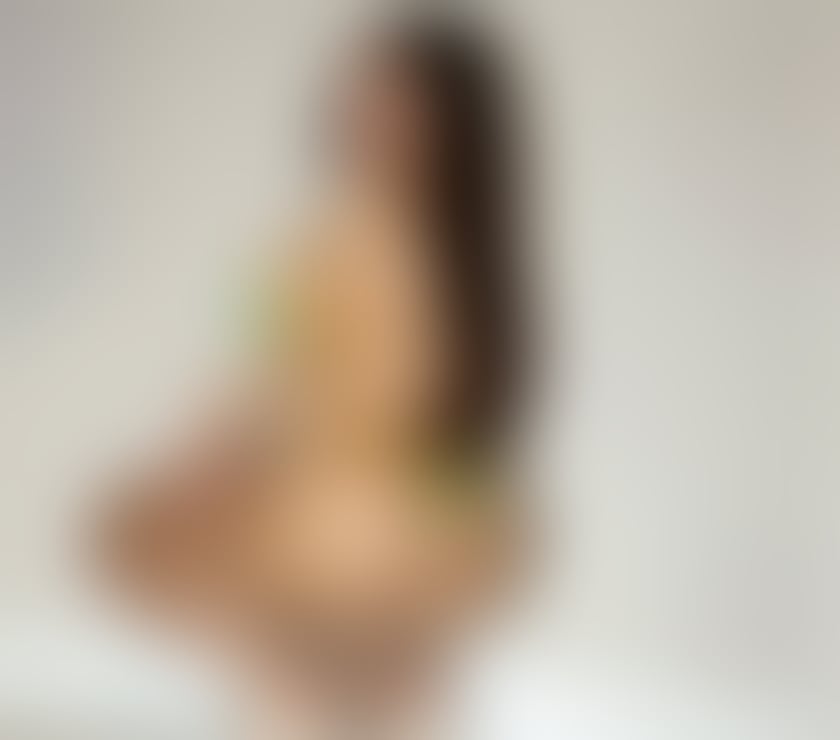 Escorts Oxford City Centre Oxford - Photos for Clara first time in town now ! Brunette