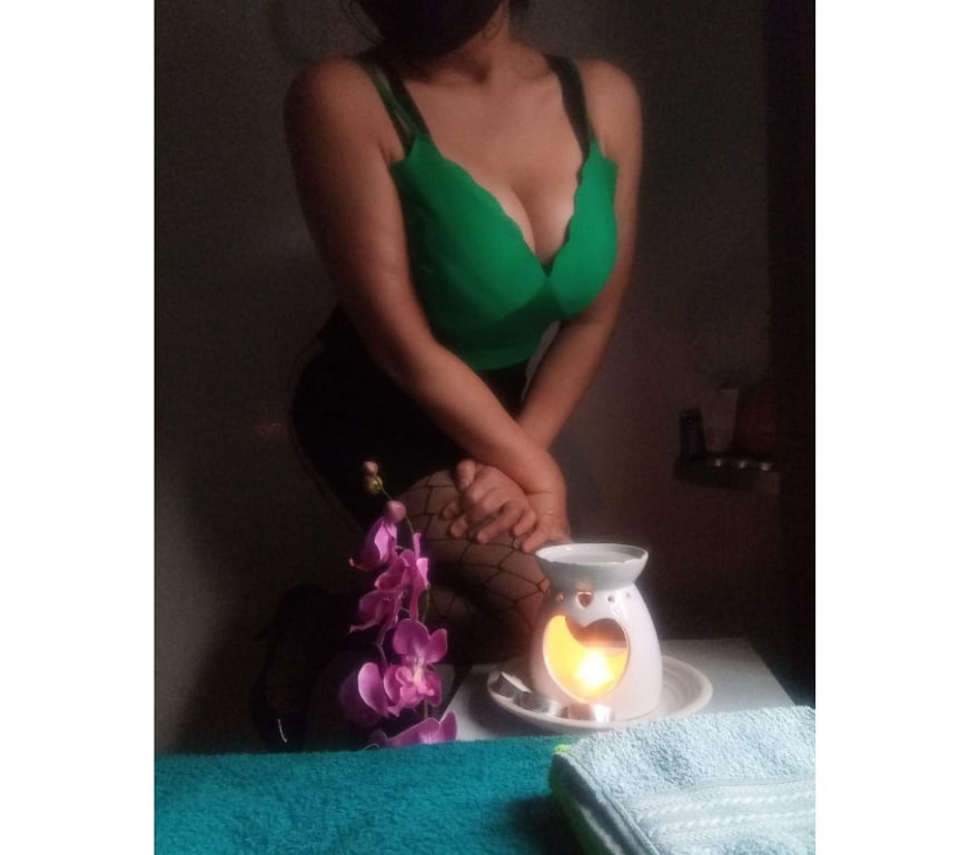 Escorts Greater Manchester Bolton - Photos for Professional Thai hot oil aromatherapy massage from Dala