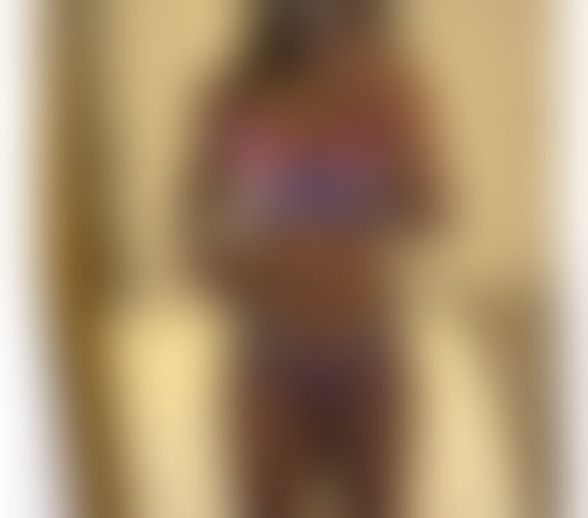 Escorts Lancashire Preston - Photos for Laura, BEST WARM OIL MASSAGE