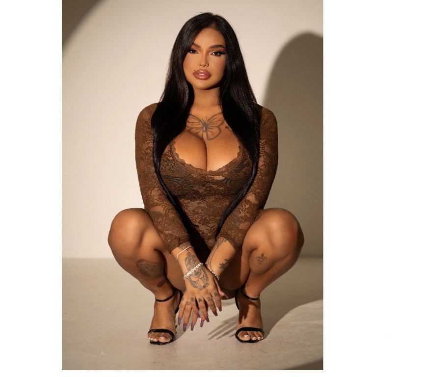 Escorts Merseyside Liverpool - Photos for 🍑🇧🇷 BIG BOTTOM BRAZILIAN TAINA 🇧🇷🍑