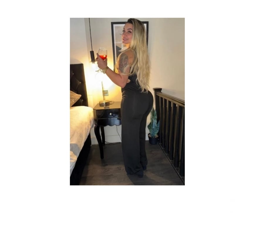 Escorts South West London Kingston upon Thames - Photos for girl party best kiss 💋🇧🇷