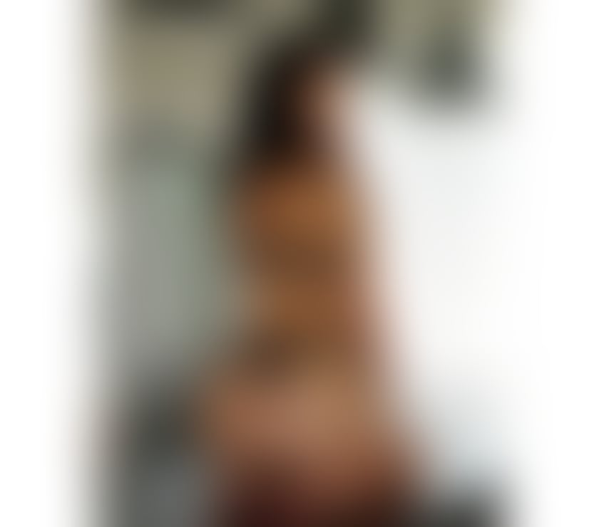 Escorts Surrey Elmbridge - Photos for Escort available only for outcall xx