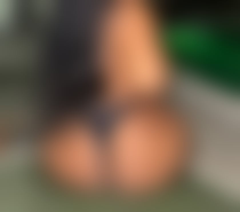 Escorts East London Havering - Photos for PARTY EBONY THICK LADY JUST BY THE STATION 💋