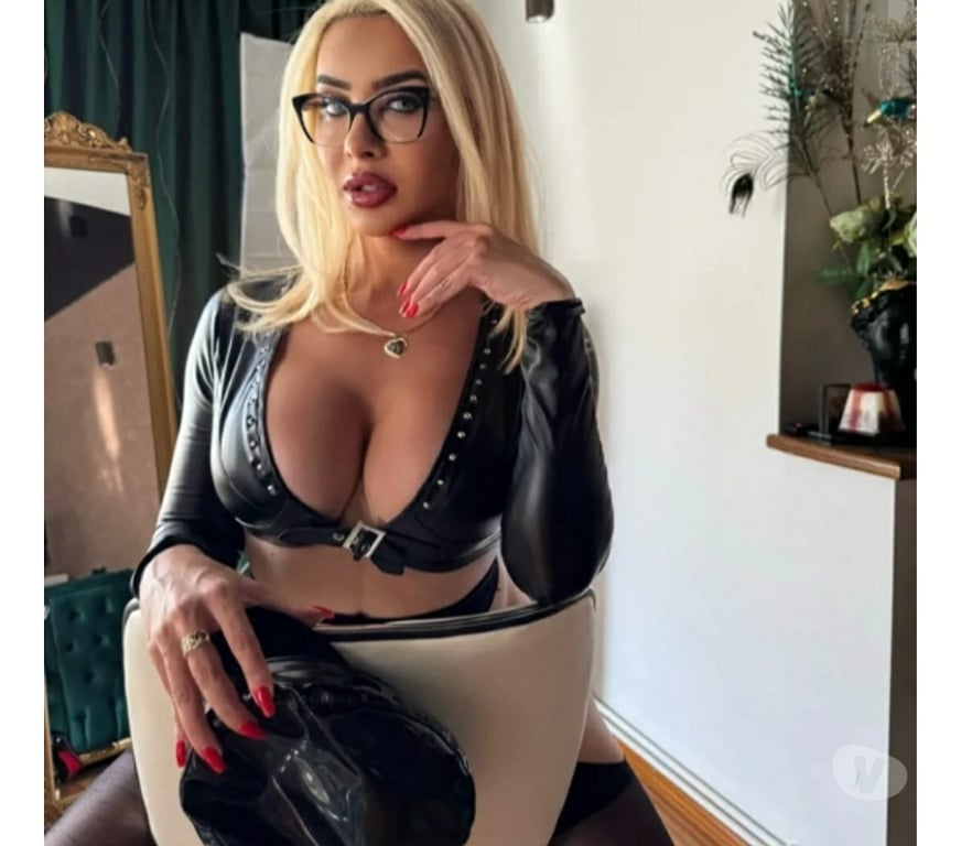 Escorts Nottinghamshire Nottingham - Photos for New Luxury The Perfect Package Krysstal Ts party girl