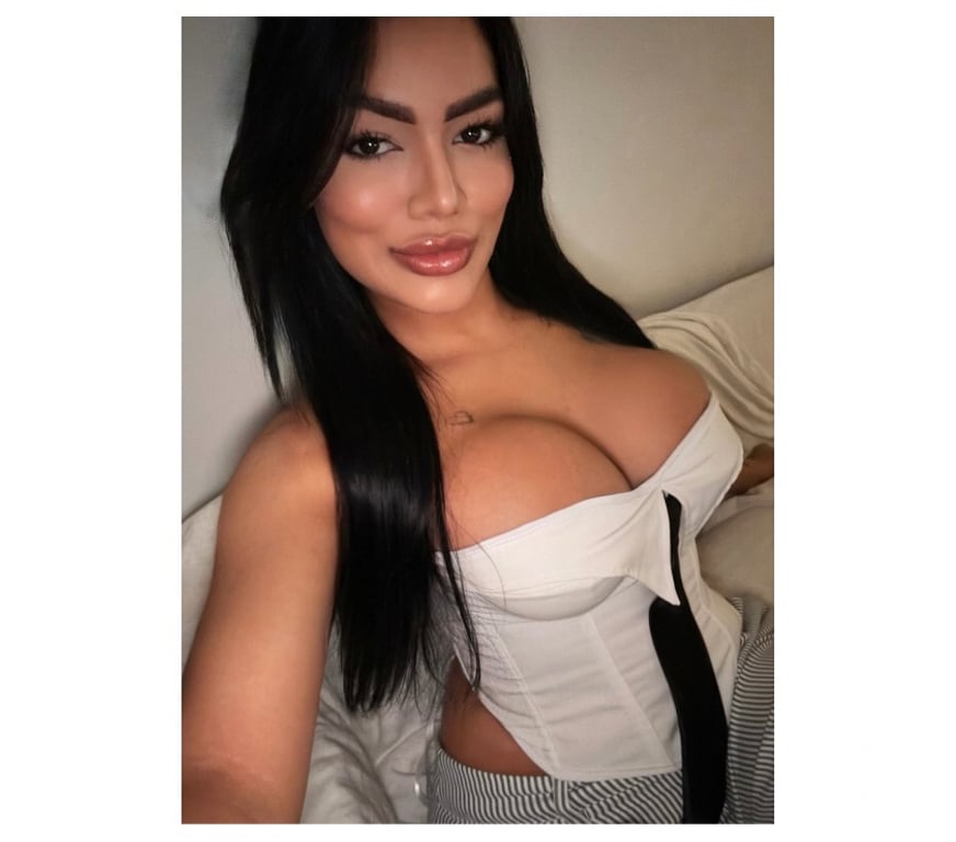 Escorts West Northamptonshire Northampton - West Northamptonshire - Photos for 🔥😈 JULIE HOT GIRL 😈🔥 THE BEST CHOICE OF ALL.🍑