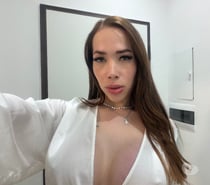 ANGEL LUNA HAS JUST ARRIVED IN ENGLAND