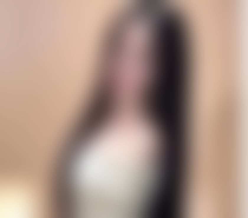 Escorts and Massages Holyrood Park Edinburgh - Photos for 🌺 Refined Companion with Elegant Style🌺