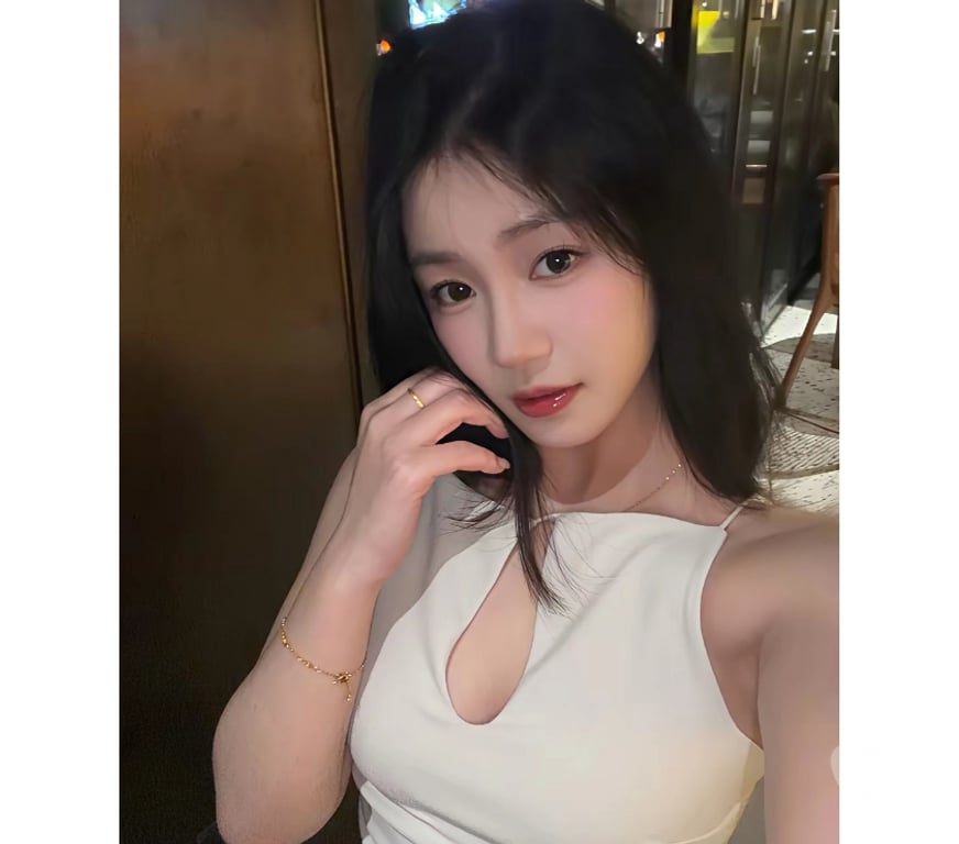 Escorts Edinburgh Holyrood Park - Edinburgh - Photos for 🌺 ✨ Calm Allure &✨ Graceful Style 🌺