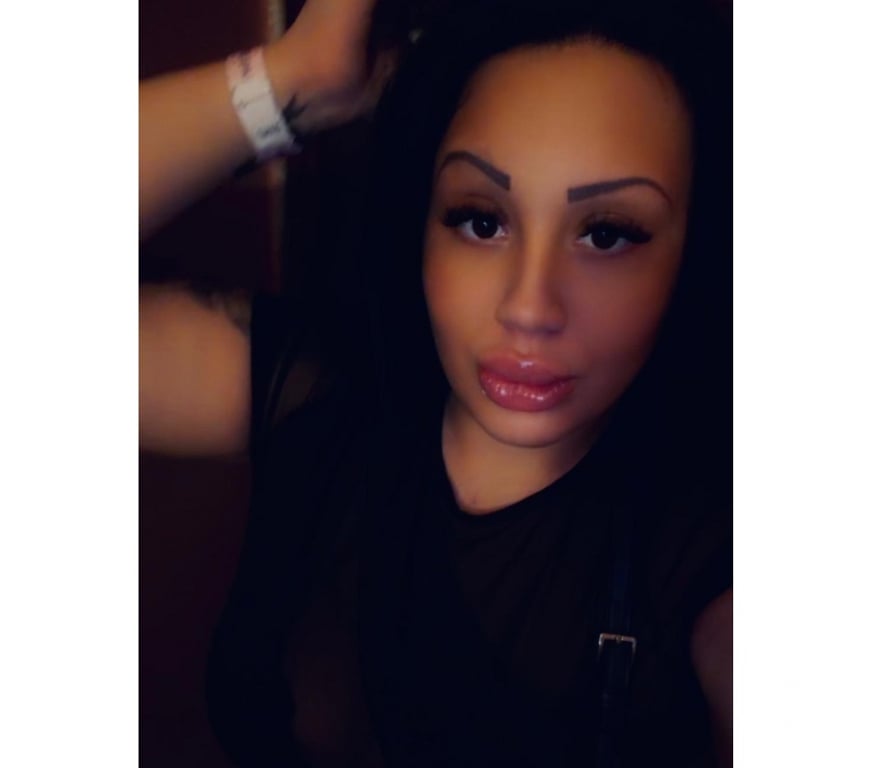 Escorts North West London Hendon - North West London - Photos for PARTY GIRL MIRA IN NW4🍑☎️ BRAND NEW IN UK