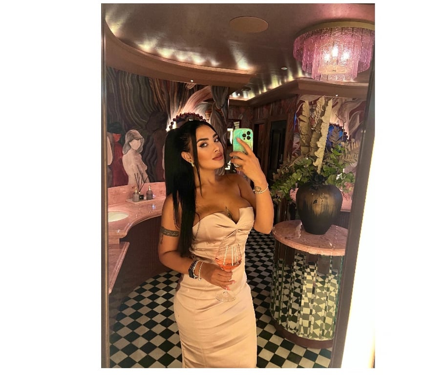 Escorts West London West Kensington Station - West London - Photos for Athena Latina Gostosa