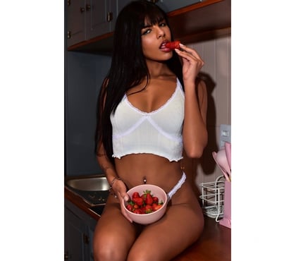 Escorts and Massages Mile End Station East London - Photos for Regina🌺bela🇧🇷sweet🍒girl🇧🇷