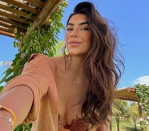 Júlia 🩷 New girl in town 😘 🍾🥂