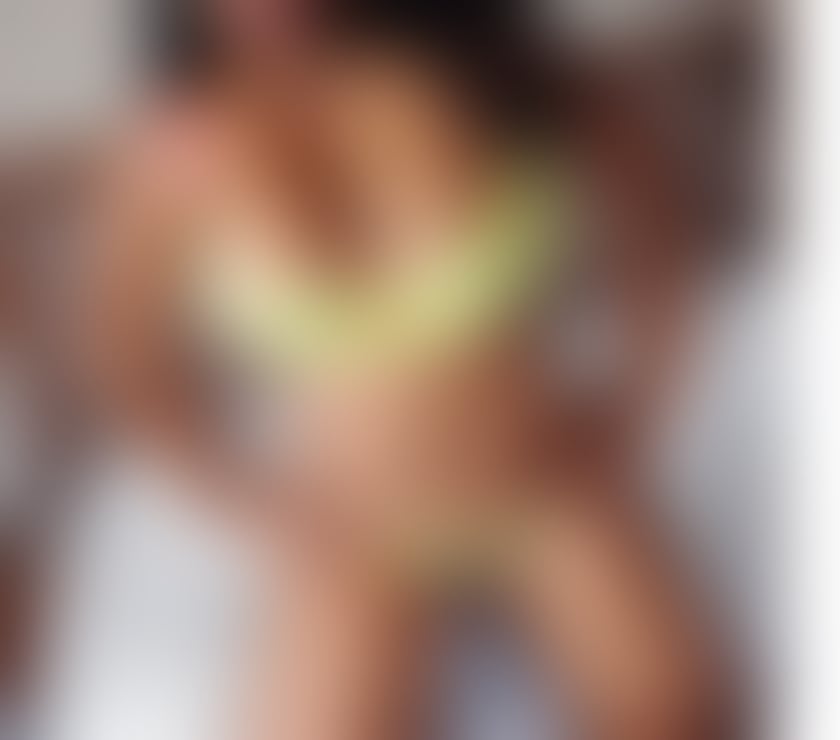 Escorts Edinburgh Edinburgh Old Town - Edinburgh - Photos for New super busty north American ebony girl . happy new yearxo