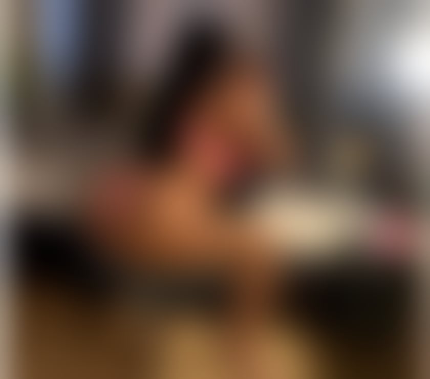 Escorts Warwickshire Warwick - Photos for Samira big🍑 curvy brunette party🍾OUTCALL ONLY