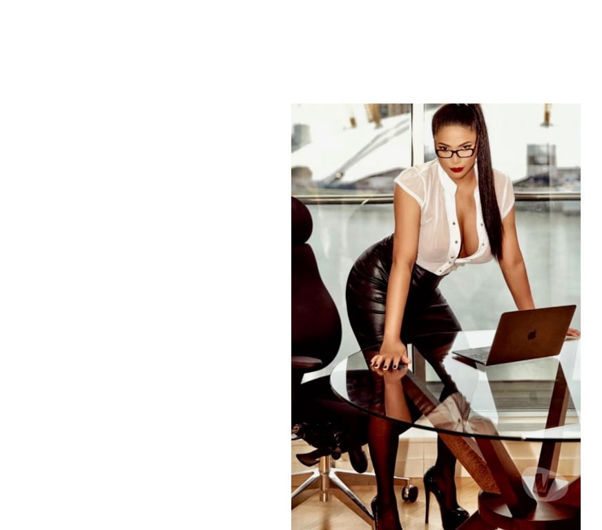 Escorts Dundee Dundee City Centre - Dundee - Photos for Mistress Meduza 5 Day in City BDSM DOMINATION WS