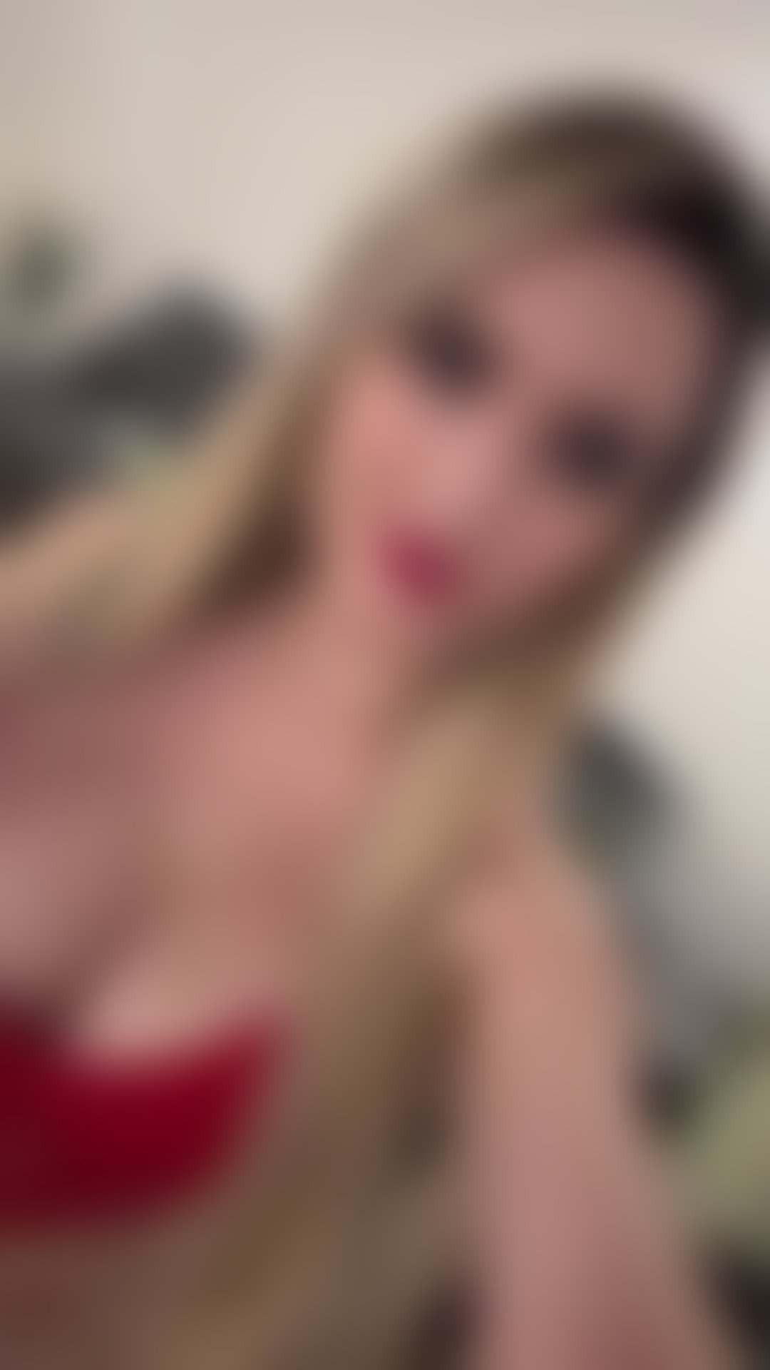 Escorts East London Canary Wharf - DLR Station - East London - 