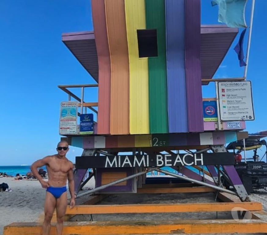 Escorts East London Aldgate East Station - East London - Photos for Gay Massage Escort