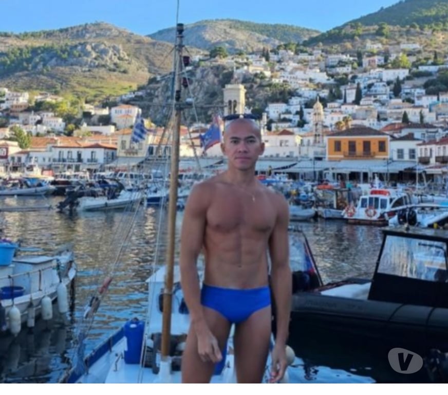 Escorts East London Aldgate East Station - East London - Photos for Gay Massage Relaxing