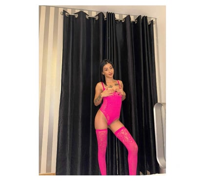 Escorts Dartford Town Centre Dartford - Photos for Hello, count me in, Karina.