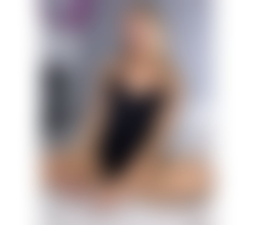 💋✨ Classy Beauty, No Rush 🌹🕊️