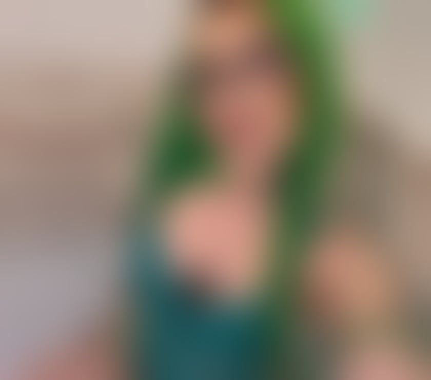 Alexia grinch girl lol call me